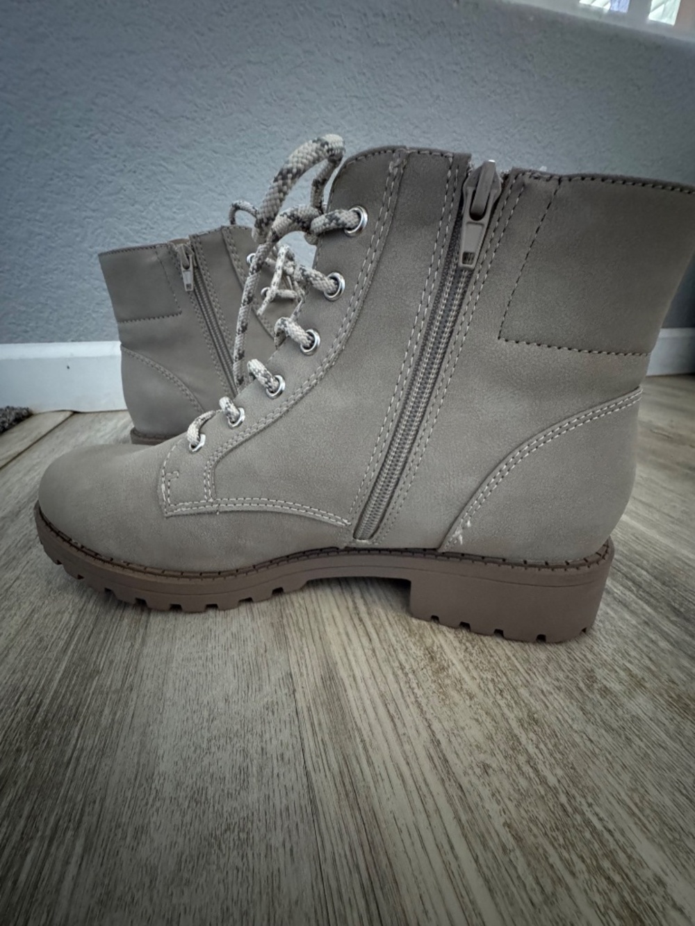 JellyPop Memories Lace up Boots Light Grey Size 10M NEW - Picture 8 of 14